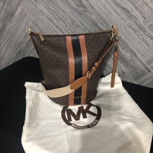 💥Sold💥Michael Kors Bucket Bag